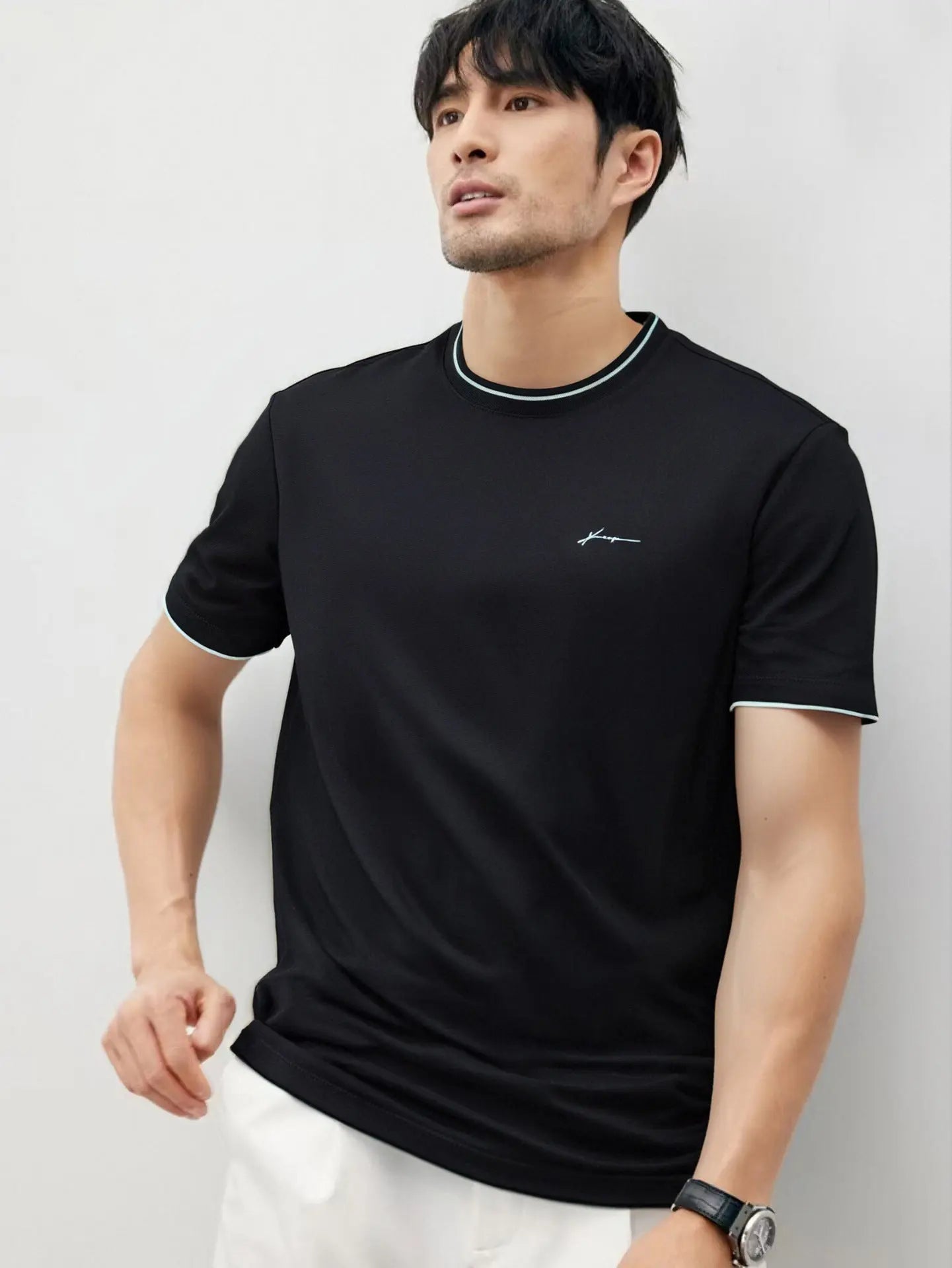 Trendy Color-blocked Round-neck T-shirt For Men With Personalized Artistic Signature Embroidery - The Premium