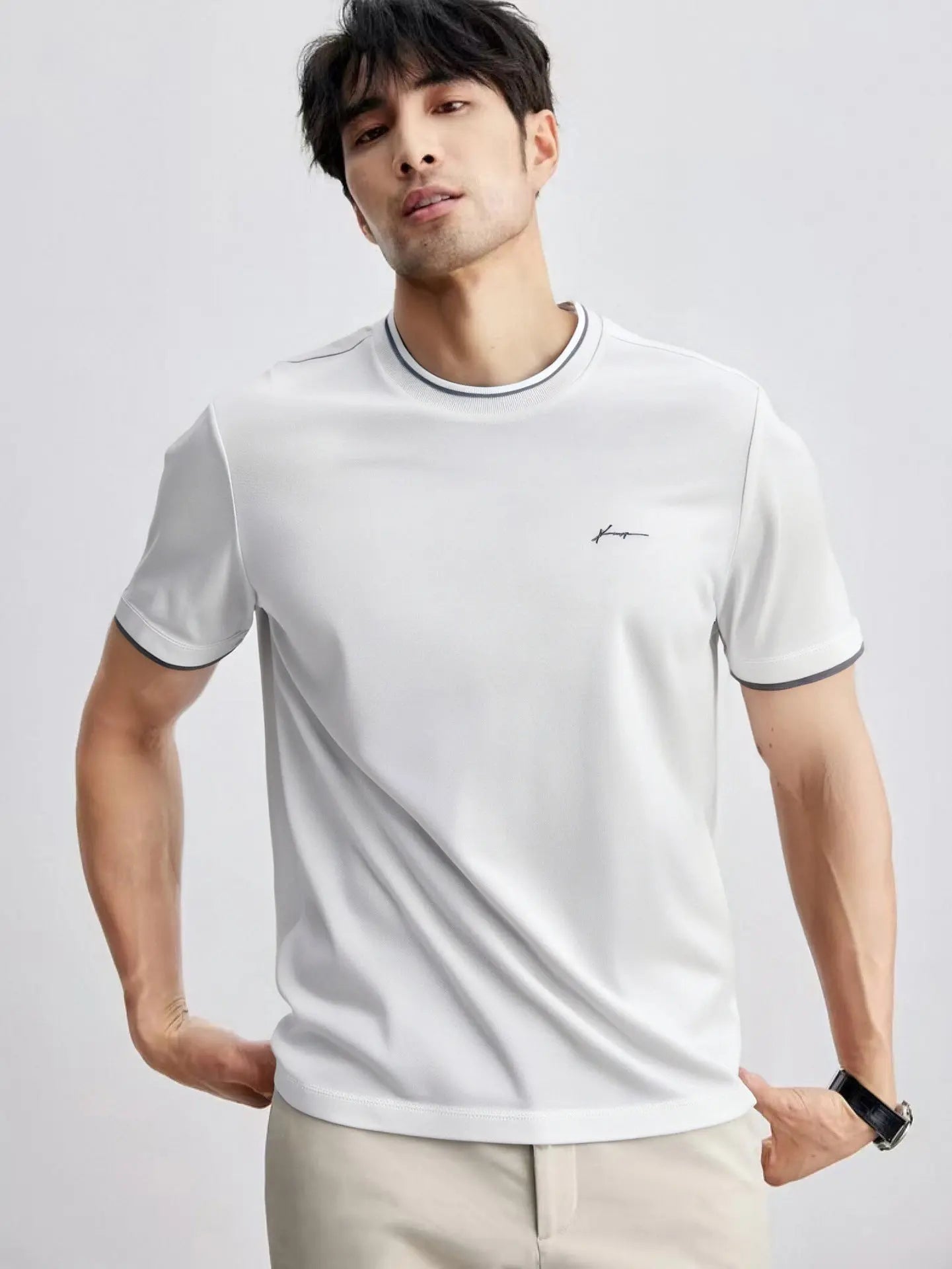 Trendy Color-blocked Round-neck T-shirt For Men With Personalized Artistic Signature Embroidery - The Premium