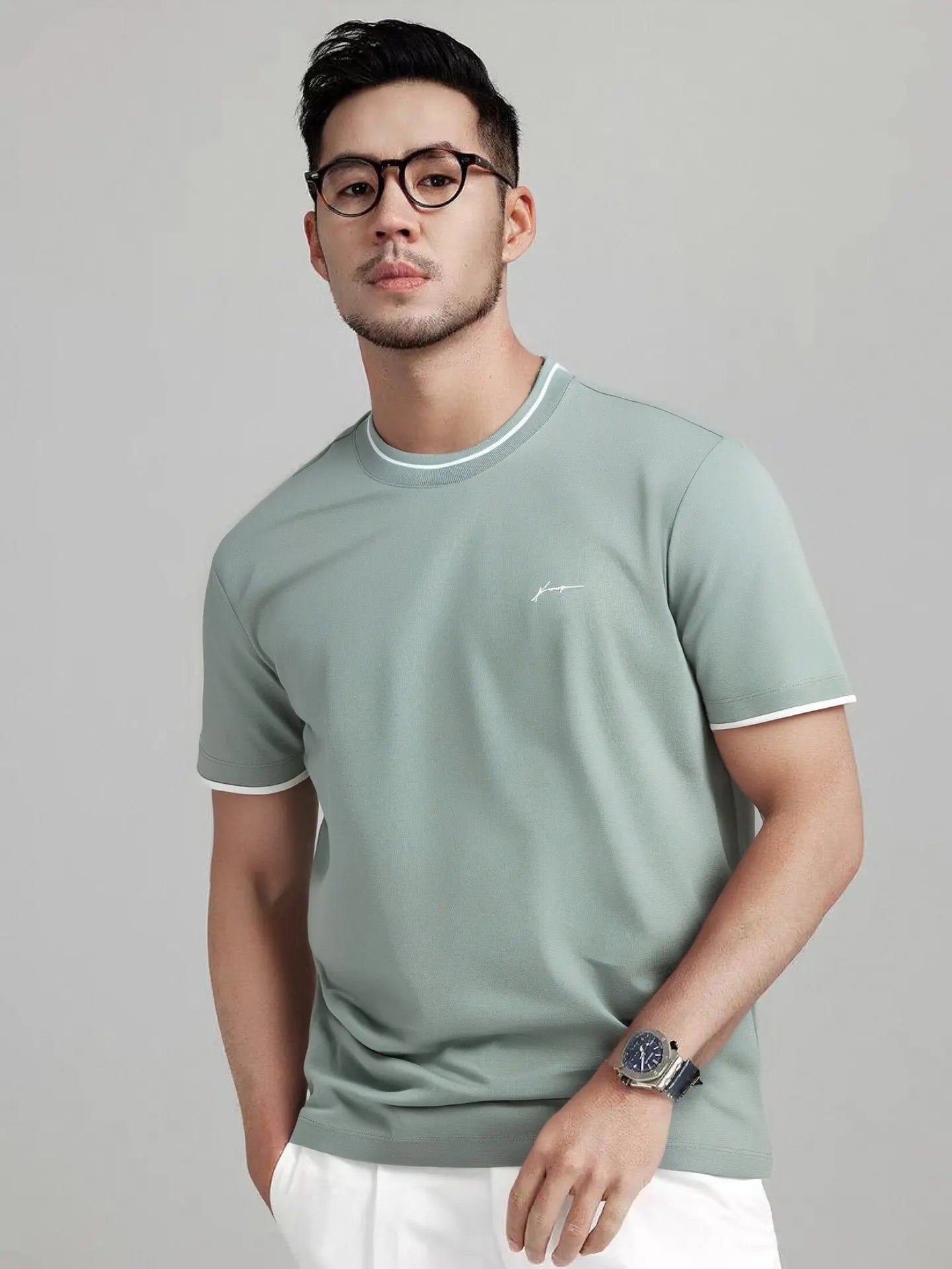 Trendy Color-blocked Round-neck T-shirt For Men With Personalized Artistic Signature Embroidery - The Premium