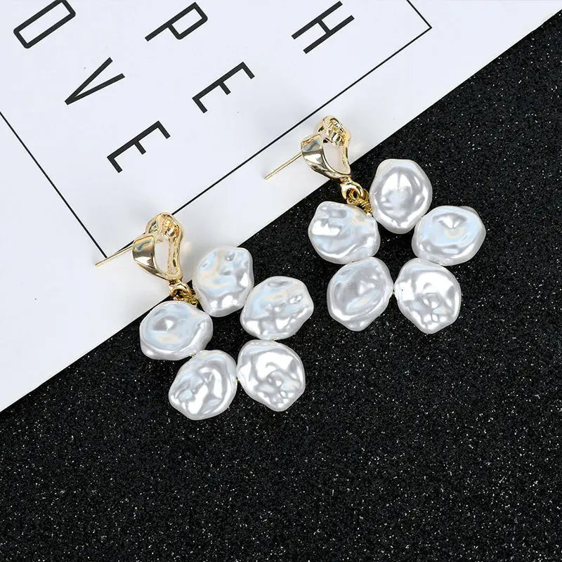Flower Pearl Earrings - The Premium