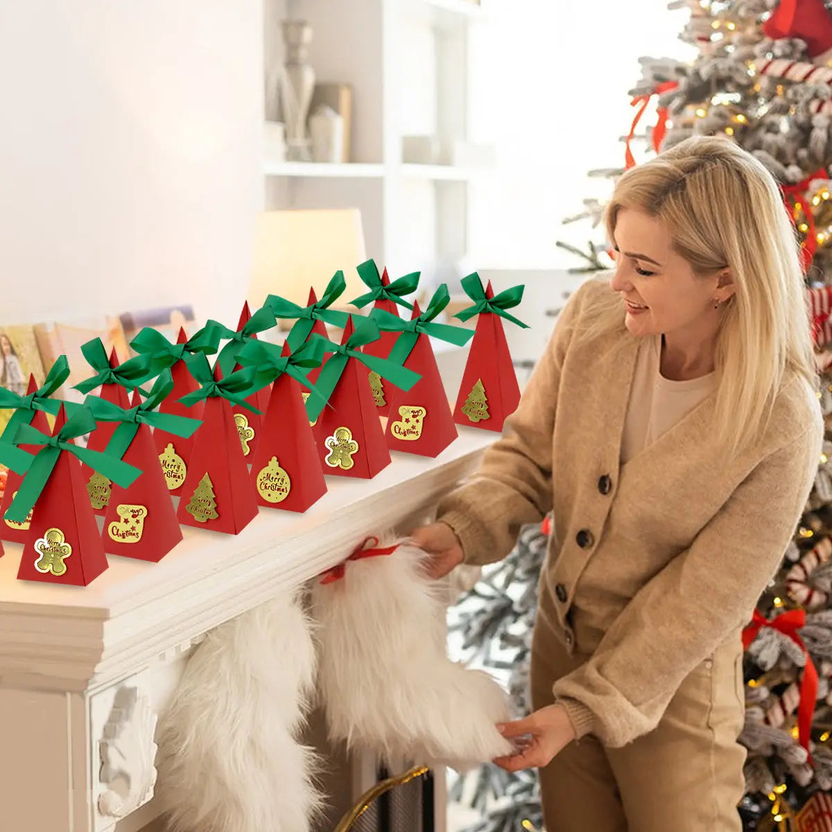 20 Packs Christmas Treat Boxes Goody Boxes Pre-Assembled Triangle Christmas Packing Box Christmas Tree Socks Gold Card Xtmas Cookie Gift Box For Christmas Birthday Wedding Party - The Premium